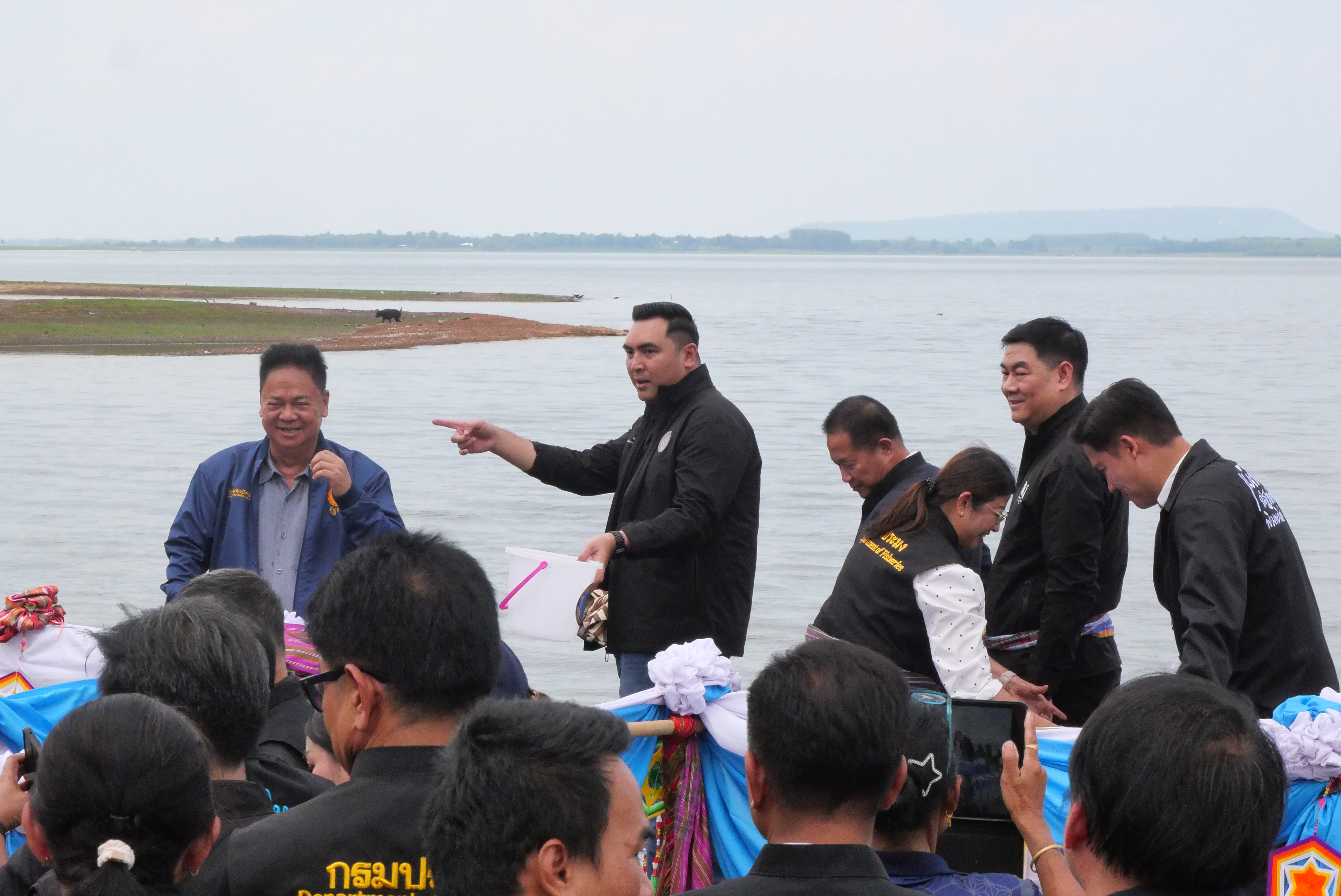 title - ส.ป.ก. ติดตามรัฐมนตรีช่วยว่าการกระทรวงเกษตรและสหกรณ์ (นายวัชระพล ขาวขำ) พร้อมคณะ ลงพื้นที่ตรวจราชการในพื้นที่จังหวัดกาฬสินธุ์ (จุดที่ 3) 